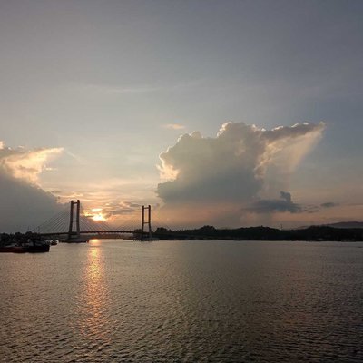 Pagi di Jembatan Teluk Kendari