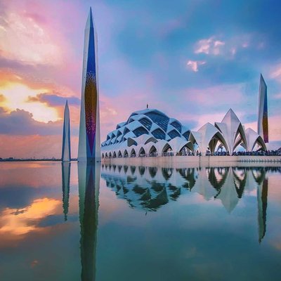 Refleksi Masjid Al Jabbar 