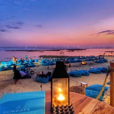 Sundays Beach Club