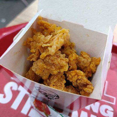 KFC crispy chicken small bucket 🍗