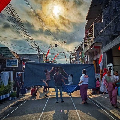 Ball Throwing with Sarong