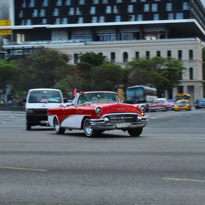 Moving fast through #Havana 🚗 