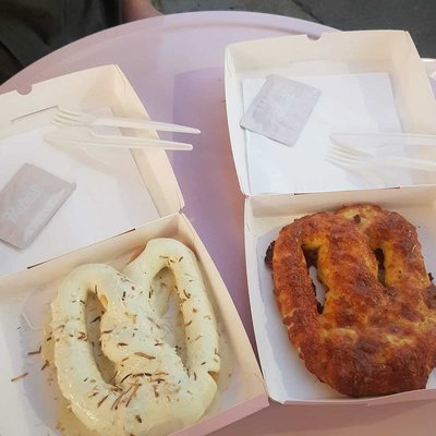 Pretzel in Shapel St