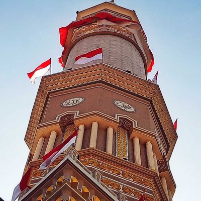 Flags flutters on Minarets 
