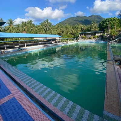 Kolam Renang Harmain