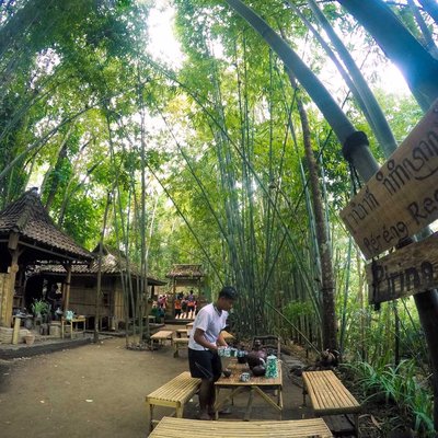 cafe "tomboan" malang