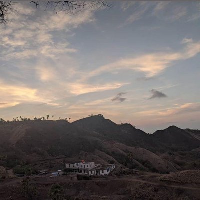 Bukit Cinta_L.Bajo