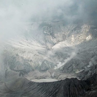Kawah Ratu (Queen Crater) Tangkuban Perahu 