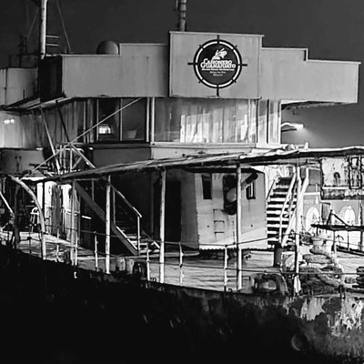 Ghost ship 