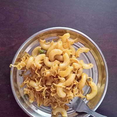 Maggie + Pasta 🍜😋