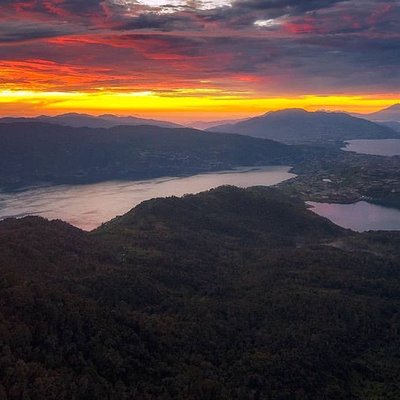 matahari terbit di Gunung Talang