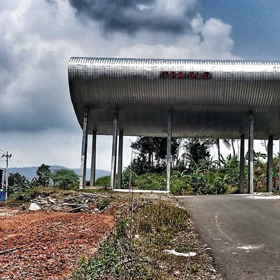 Bukan Radiator Spring, hanya gapura baru.