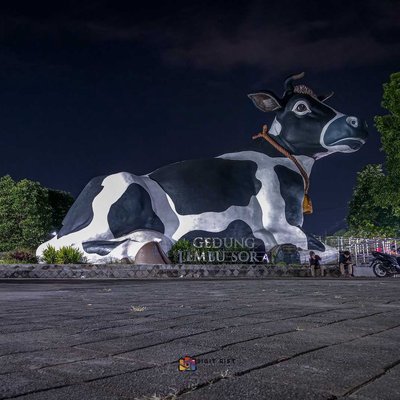 Gedung lembu sora