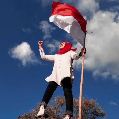 77 Indonesia Bangkit