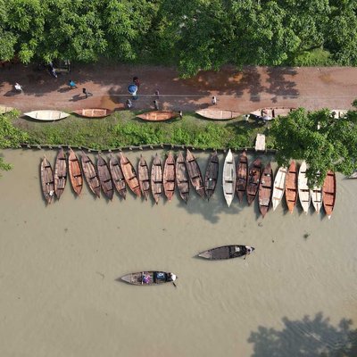 Floating boat market