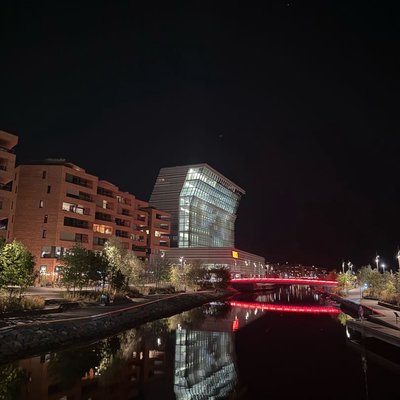 Night view From Munchies Burger In oslo