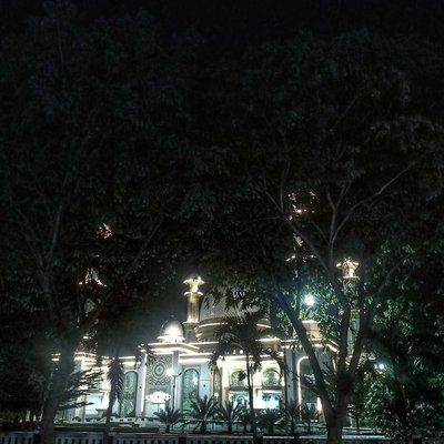 MESJID AGUNG AHMAD BAKRIE