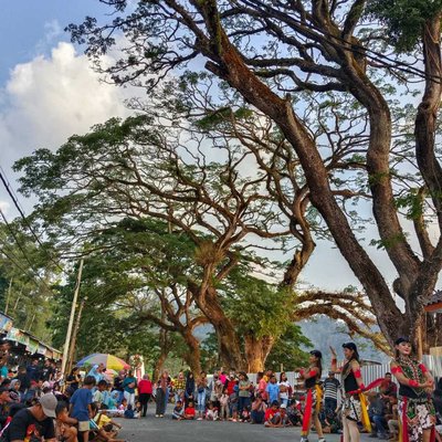 Reog di Danau Ngebel