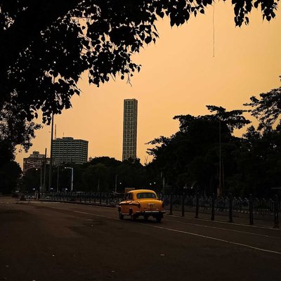 Dramatic Kolkata x Yellow Taxi 💛