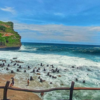 Di pantai 