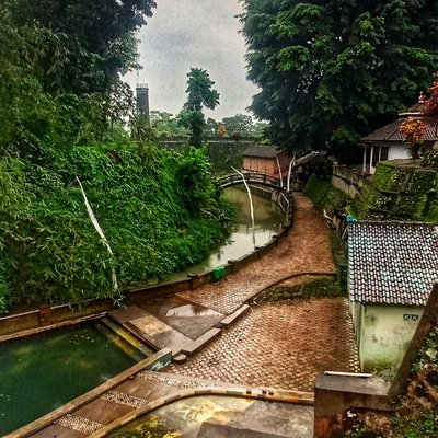 Pinggir Sungai 