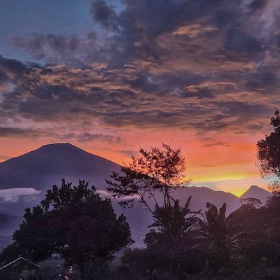 sunset from sada360 sembalun