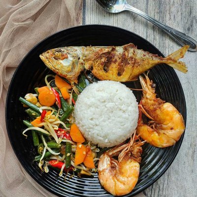MAKAN SIANG