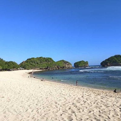 watu karang beach