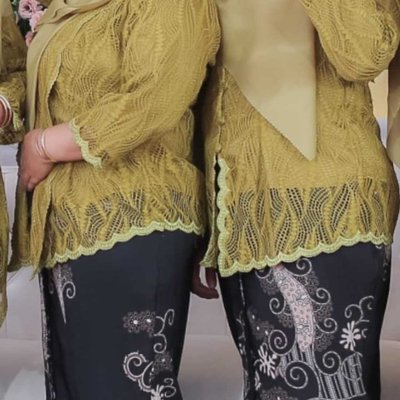KEBAYA KUNING 