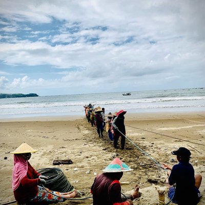 Nelayan Pesisir Pantai Gemah