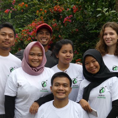 Smile with local 😁🇮🇩