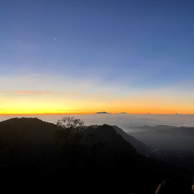 Sunrise dan Lautan Awan