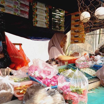 penjual bunga sekar