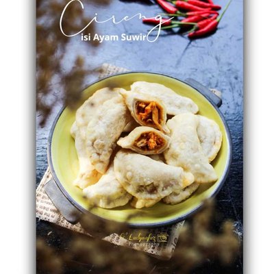 Cireng isi ayam suwir pedas