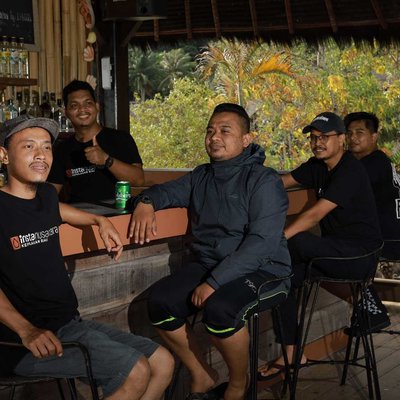 Meet Locals at Island Bar