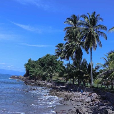 Pantai Legonpari