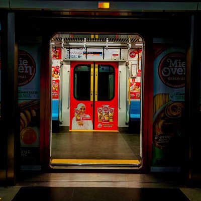Kereta Listrik Bawah Tanah Jakarta