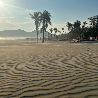 sol, arena y mar
