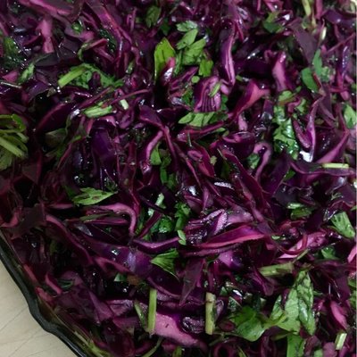 Mor lahana salatası