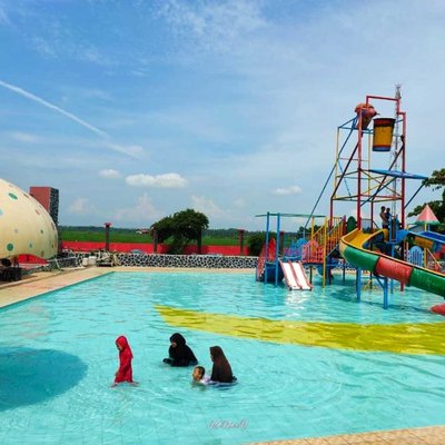 Rumah makan & waterpark Sarirasa