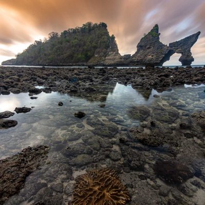 BEAUTIFUL ATUH BEACH ON NUSA PENIDA, BALI