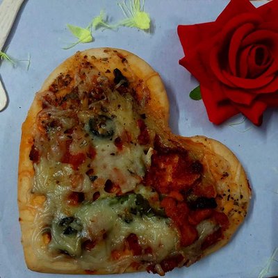 pizza is love😀😀