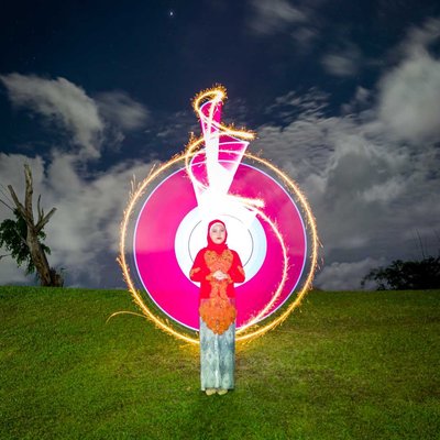 Lightpainting Tema Merah Putih