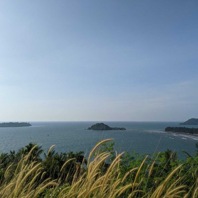 Pantai Aia Manih, Pulau Pisang dari Bukit Peti-Peti 