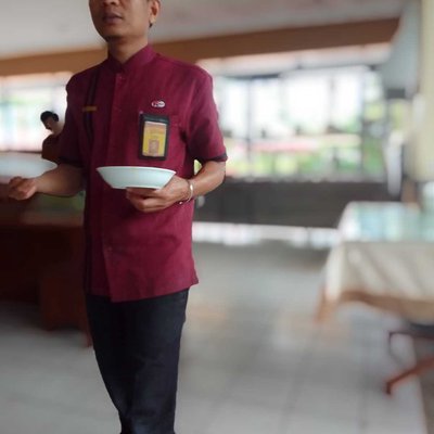 Padang food servant