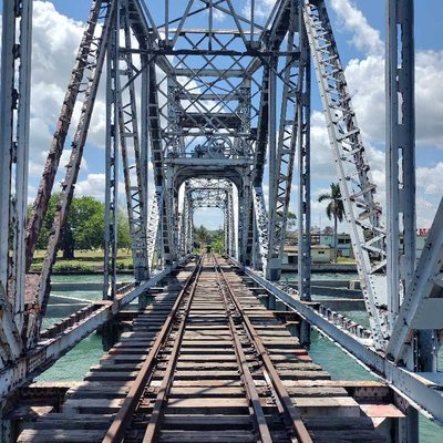 "La ciudad de los puentes"