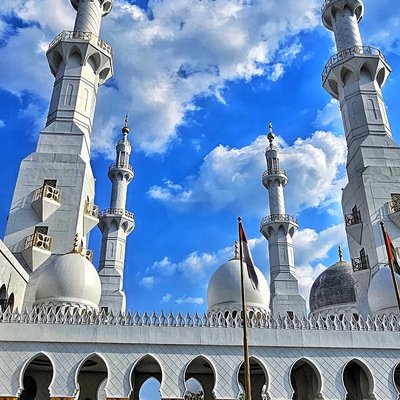 "MASJID SHEIKH ZAYED SOLO"