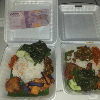 Nasi tepong 10.000 an