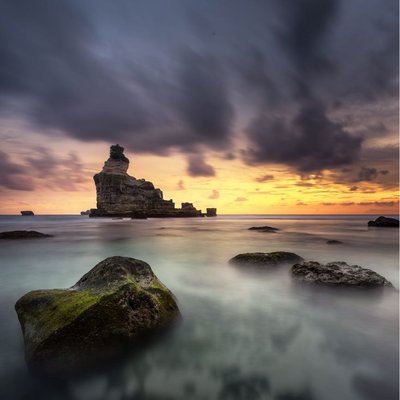 Menanti gelapnya Pantai Buyutan