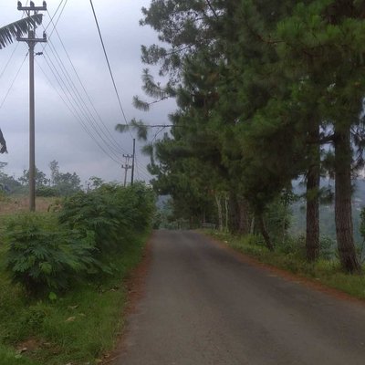 di suatu jalan